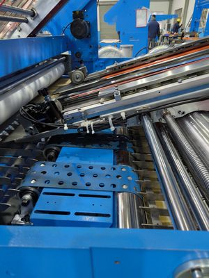 ইলেকট্রিক ড্রাইভিং 5ply শীট টু শীট ল্যামিনেটিং মেশিন 300gsm-10mm কার্ডবোর্ড এবং বি ই ফ্লুটের জন্য