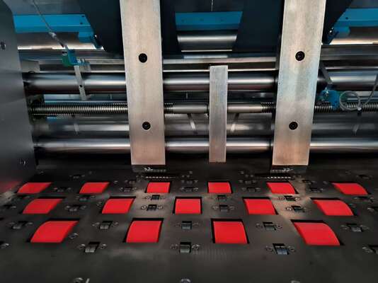 হাই স্পিড 10 সার্ভোস ফ্লুট ল্যামিনেটর মেশিন